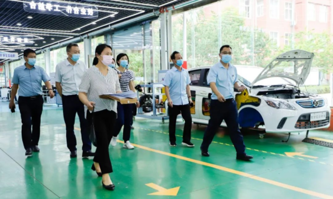 杜洪凯一行莅临我校审计“省级示范基地建设”项目
