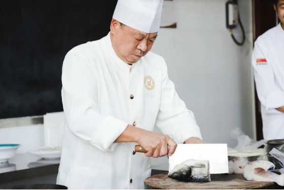 国家级烹饪大师霍增魁来我校授课