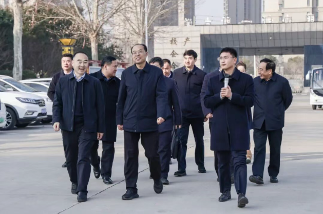 省人社厅一级巡视员李甄一行莅临我校调研指导