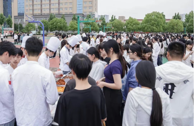 我校第三届技能创收聚享汇圆满收官