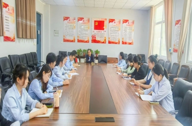 周口交通技师学院组织召开时事政治研讨会