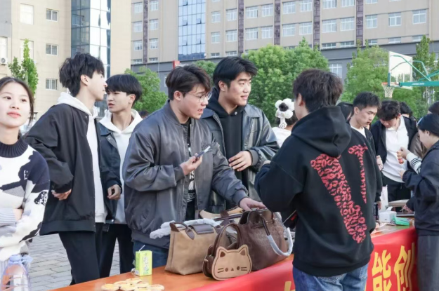 2a1b69c8579d7fe1b8072db75f631526 2a1b69c8579d7fe1b8072db75f631526