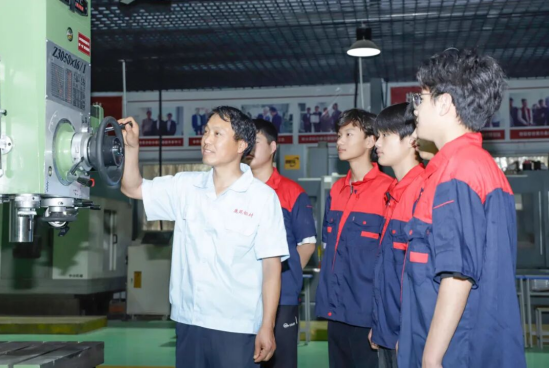 ab0005f11cb32e188ec5677aaf381501