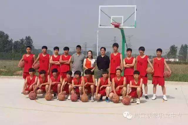 周口交通技师学院风采：男子篮球赛场面火热精彩